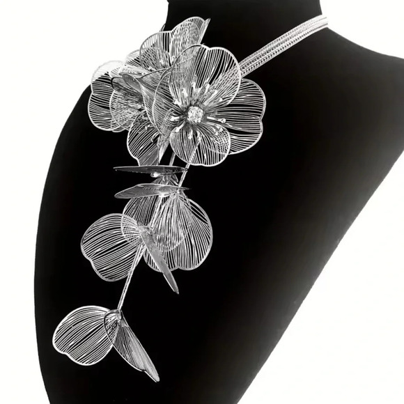 Zara Kate Middleton Famous Cascading Silver Floral Earrings&Necklace - Picture 4 of 15